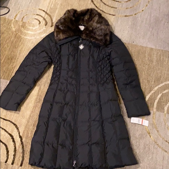 Laundry by Shelli Segal~ Faux Fur Trim Down Coat